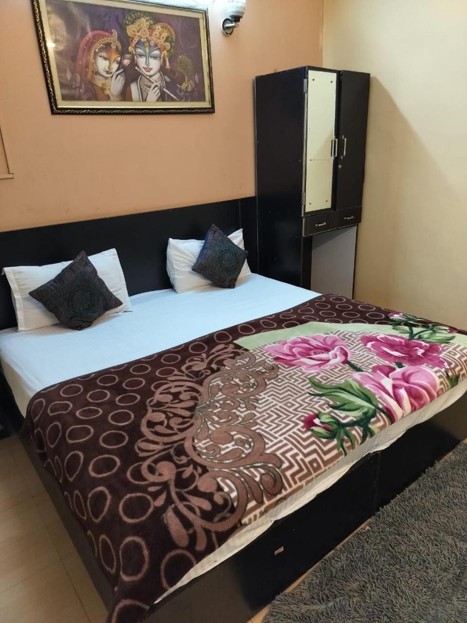 Ds Residency Varanasi-Prime Location-Parking Exterior photo